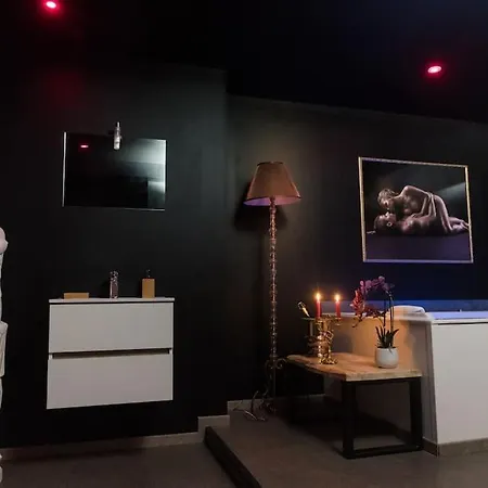 Casa de Férias La Rose Medievale Balneo & Sauna *