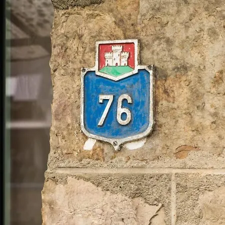 Casa de Férias La Rose Medievale Balneo & Sauna *