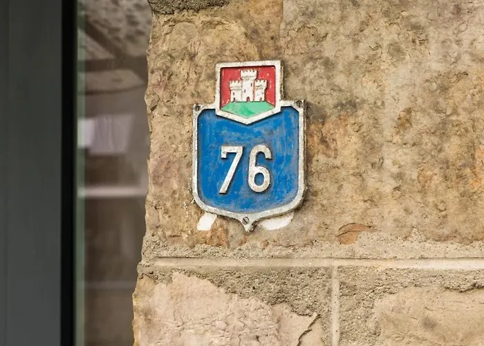 Hébergement de vacances La Rose Médiévale Balnéo&sauna *