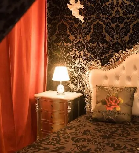 La Rose Médiévale Balnéo&sauna Hébergement de vacances